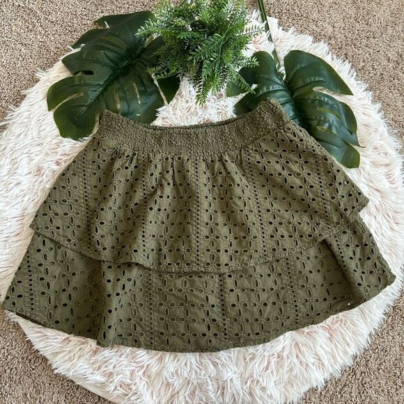 Bar III Olive Green Eyelet Embroidery Boho Elastic Pull On Tiered Mini Skirt M - Picture 2 of 7